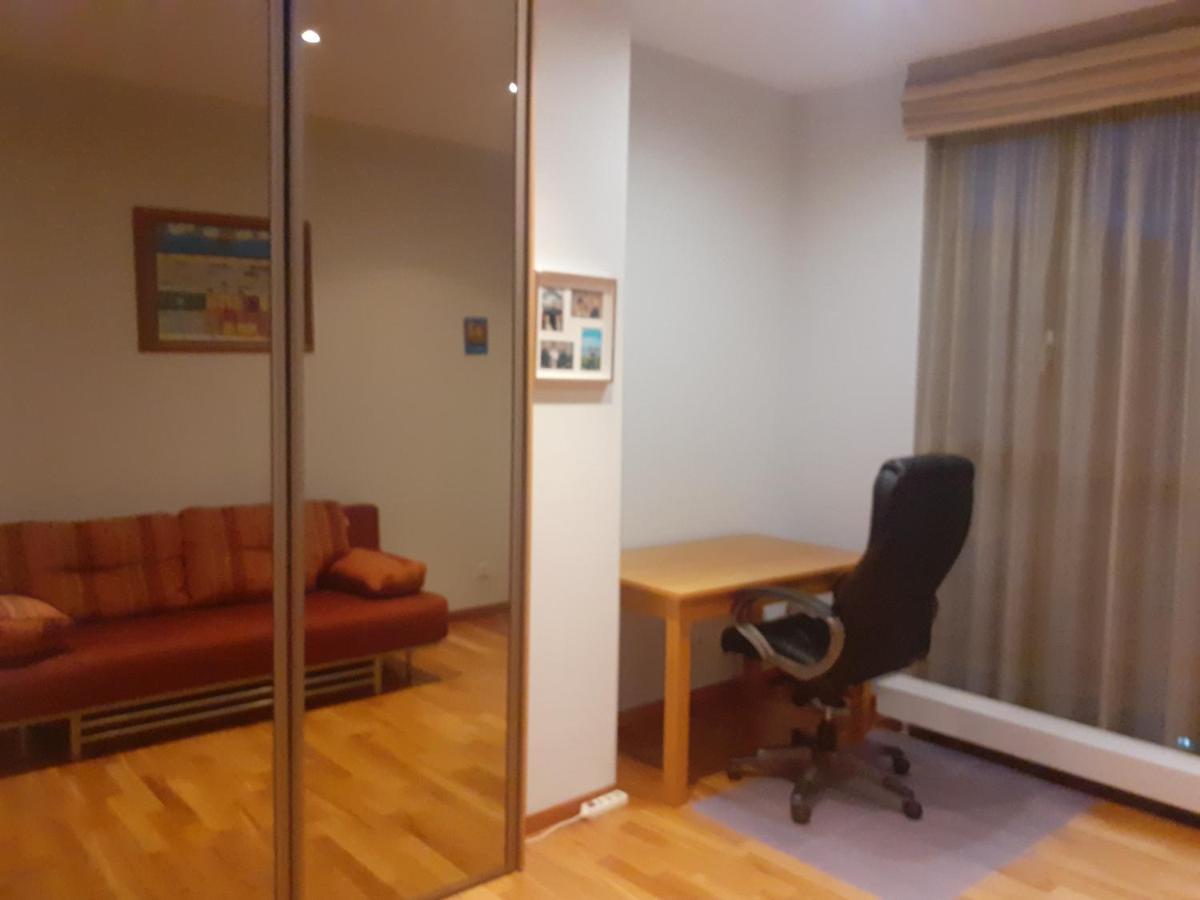 Luxury Apartment In Skyscraper Vilnius Esterno foto