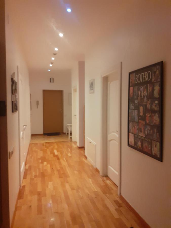 Luxury Apartment In Skyscraper Vilnius Esterno foto