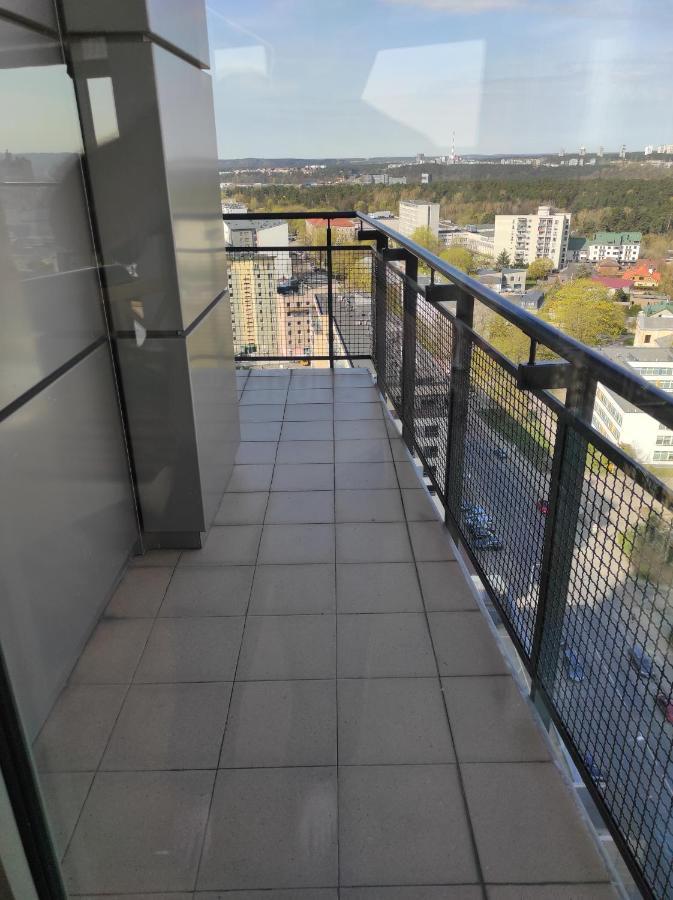 Luxury Apartment In Skyscraper Vilnius Esterno foto