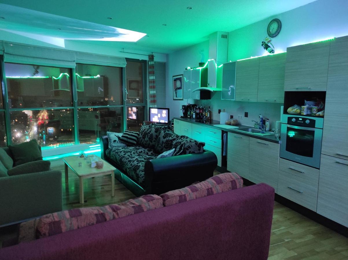 Luxury Apartment In Skyscraper Vilnius Esterno foto