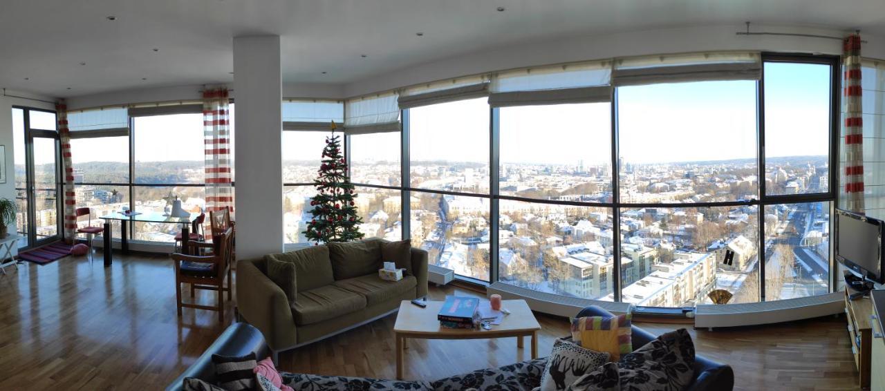 Luxury Apartment In Skyscraper Vilnius Esterno foto